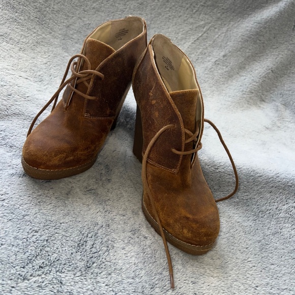 Enzo, leather lace boot wedge. - Picture 2 of 5